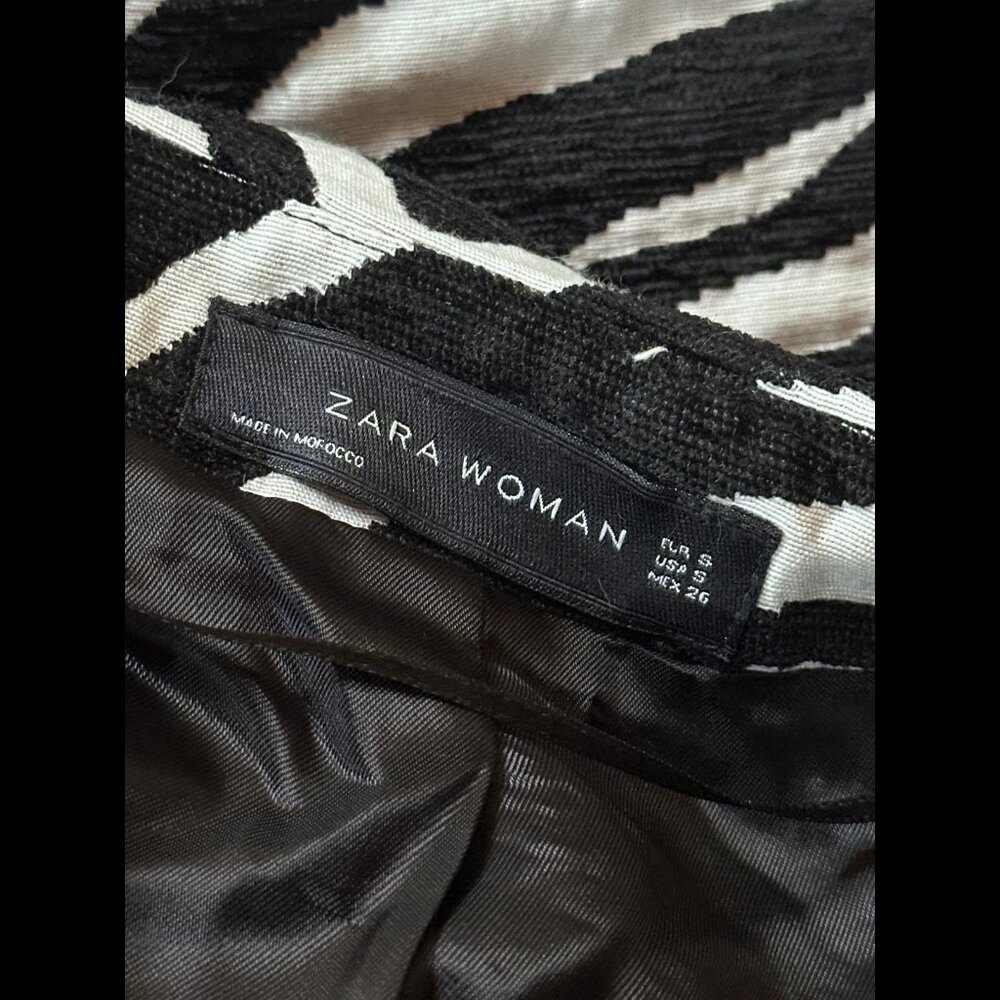 Zara Jacket Small Womens Black White Zebra Art Open Front Cardigan - Picture 7 of 8